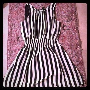 Size XL: SHORT & FLIRTY black/white peep-a-boo